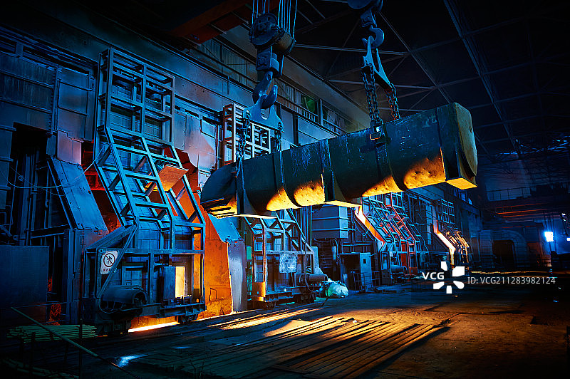 钢铁是怎样炼成的图片素材