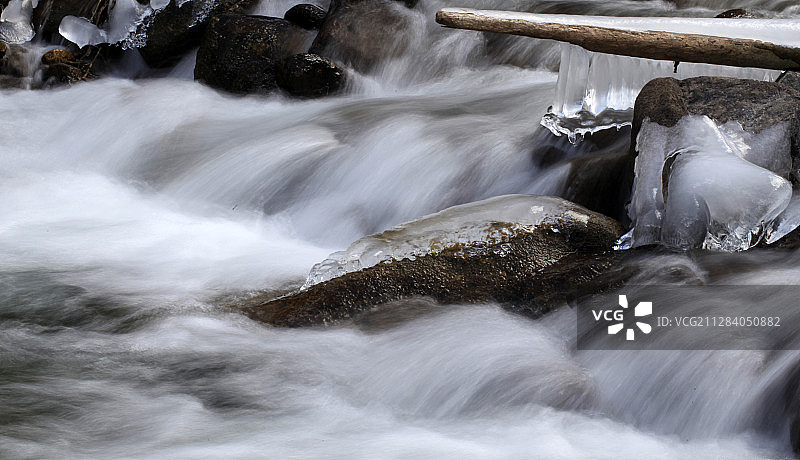 冰与飞流图片素材
