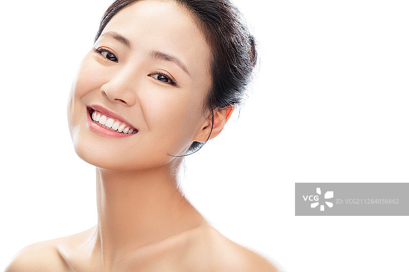 自信的青年女人妆面图片素材