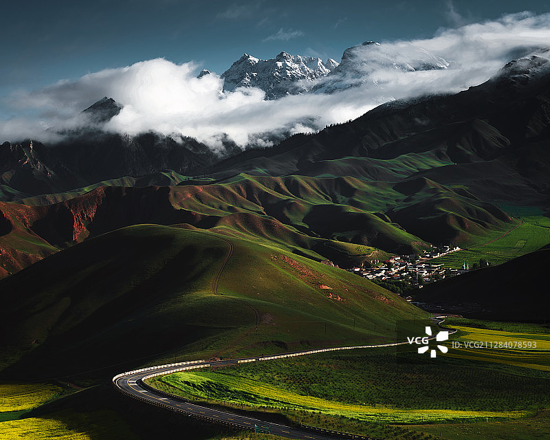 卓尔山清晨图片素材