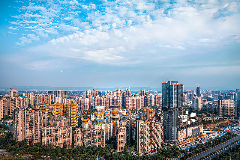 成都高新区天府软件园华府大道中德欧式建筑天际线风景图片素材