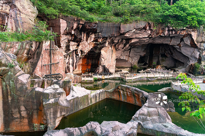 中国浙江省台州市三门蛇蟠岛旅游景区海盗村图片素材