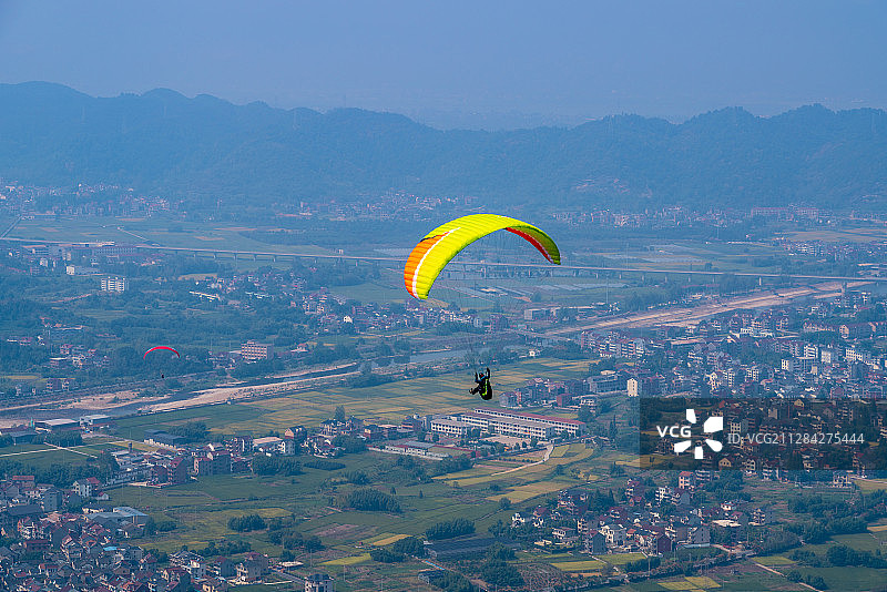 滑翔伞爱好者训练图片素材