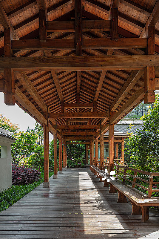 公园木制走廊图片素材