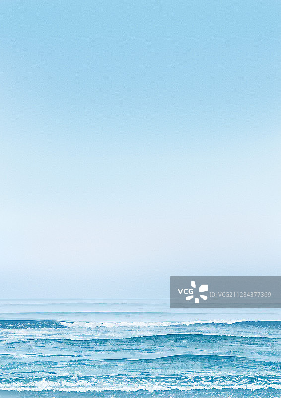 蓝色海面和晴朗天空图片素材