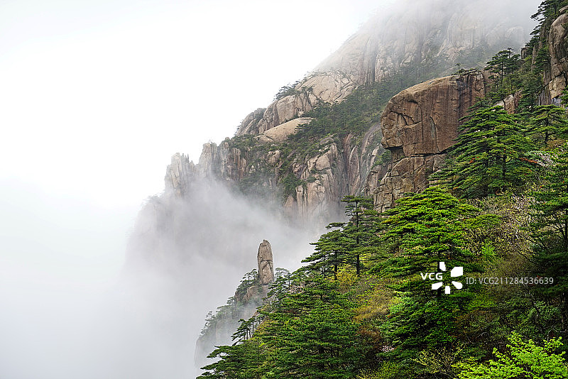 中国黄山云雾山石风景图片素材