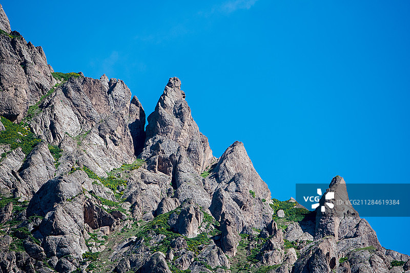 险峻的山峰图片素材