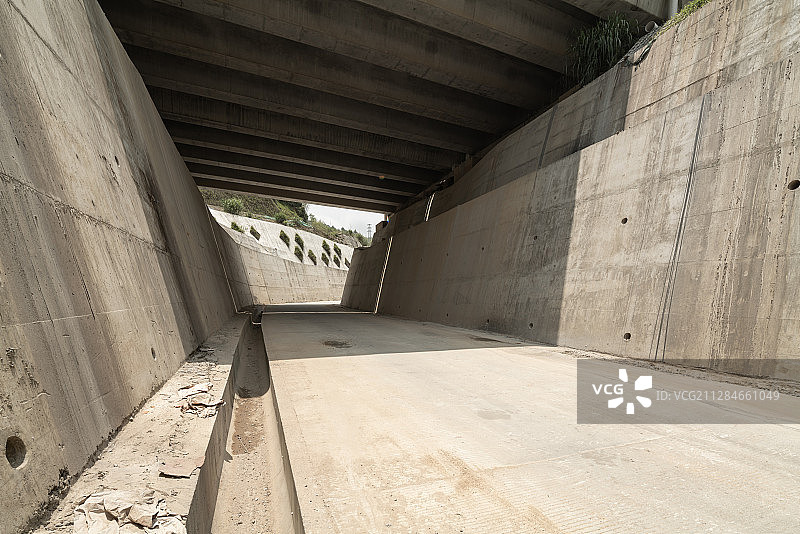 涵洞-汽车广告背景图图片素材