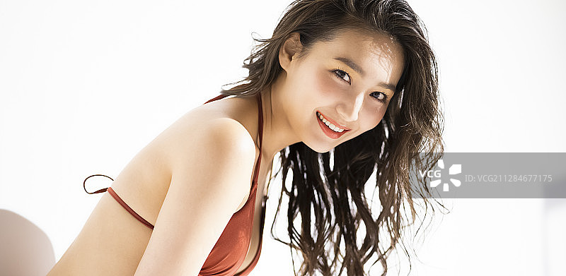 泳装女性肖像图片素材