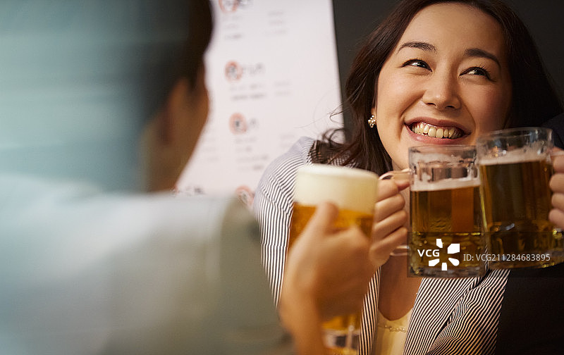 劳动人民饮酒图片素材