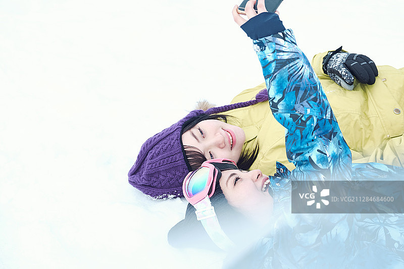 滑雪胜地的女人图片素材