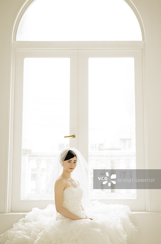 女人结婚新娘形象婚戒图片素材