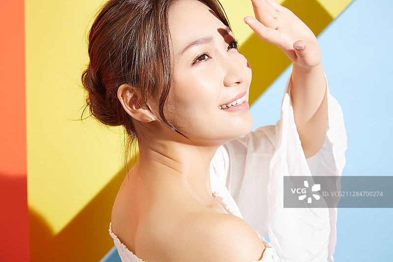 紫外线下的女性美图图片素材