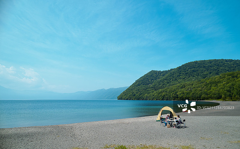 家庭旅行湖营图片素材