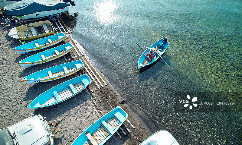 家庭游湖船图片素材