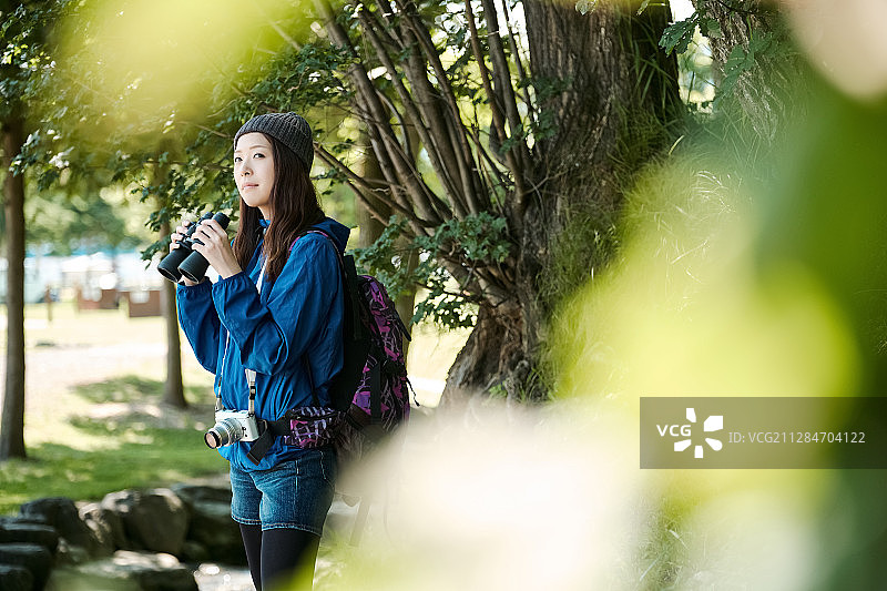 女子徒步旅行图片素材
