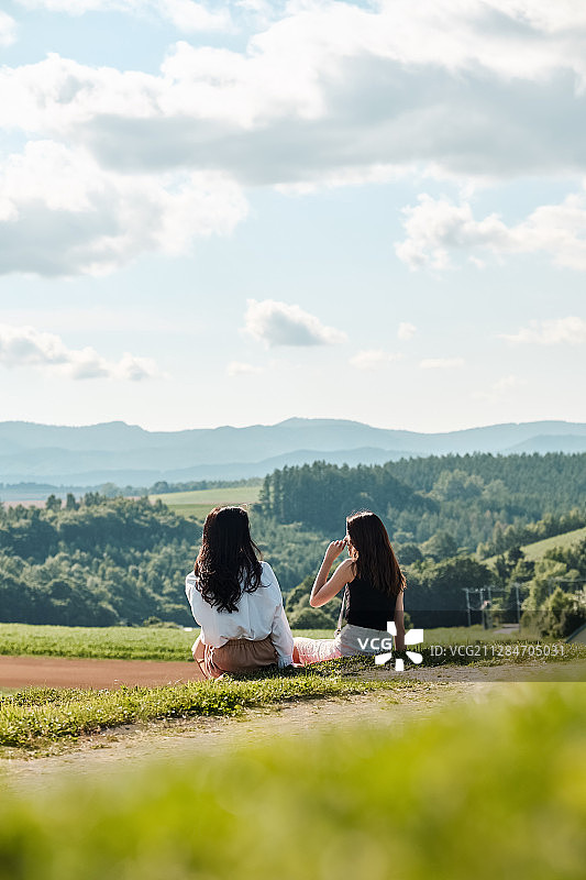女性旅途自然风光图片素材