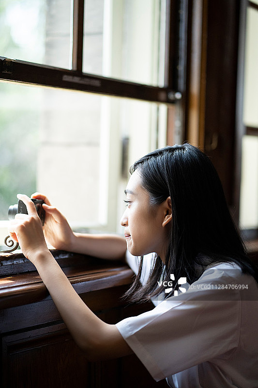 札幌学校旅行的女学生图片素材