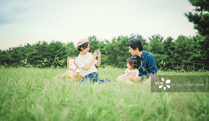 野餐家庭图片素材