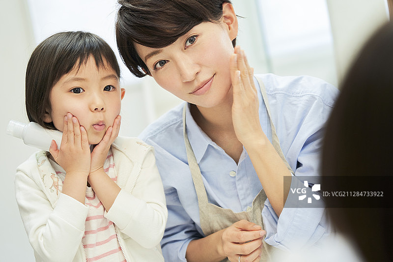 父母和孩子的生活方式图片素材