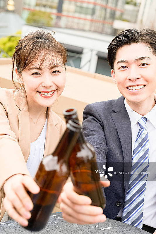 男女商务聚会图片素材