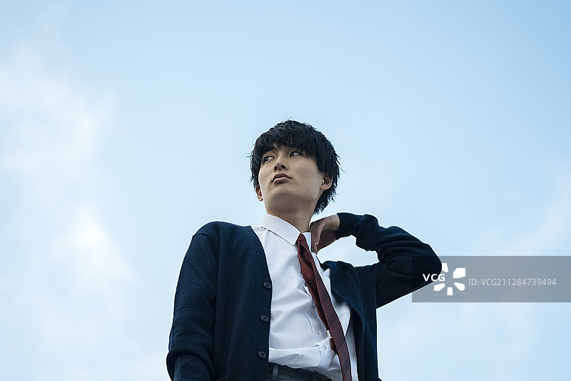 高中生在屋顶图片素材