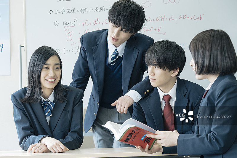 高中生学习预备学校图片素材