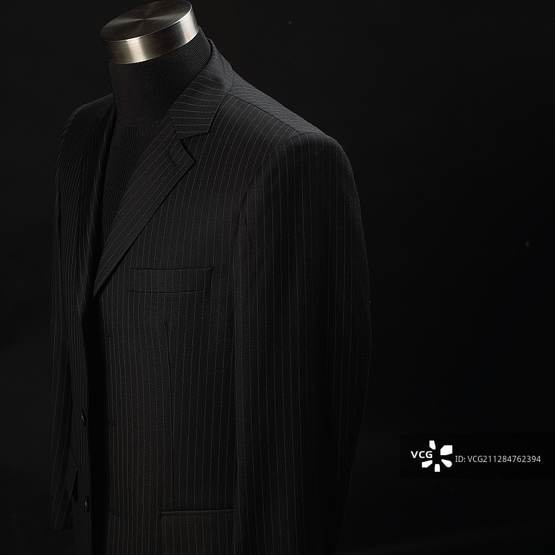 服装高级定制男士西装图片素材