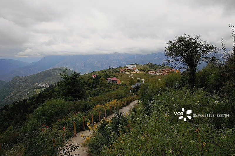 甘南神仙居住的地方-拉尕山顶图片素材