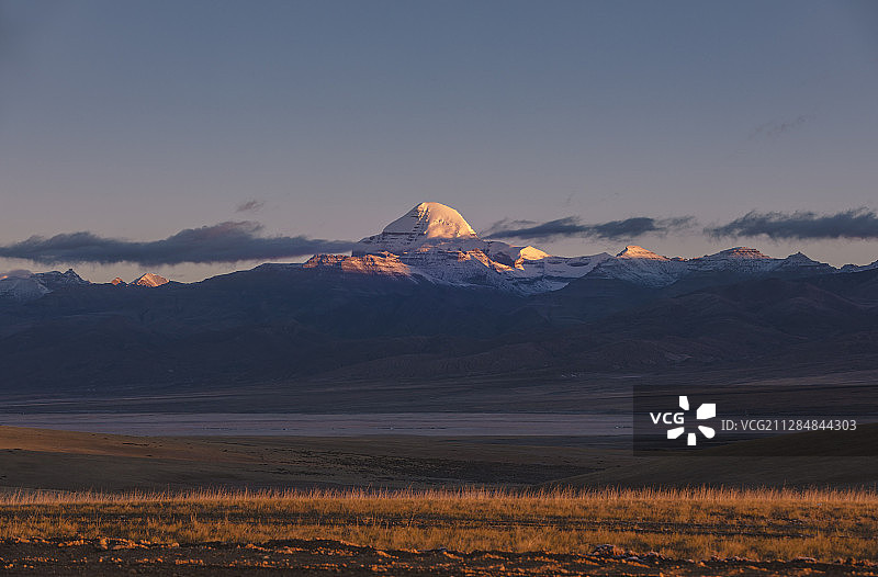 神山.冈仁波齐日出图片素材