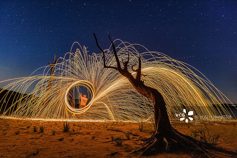 江苏省无锡宜兴市云湖风景区光绘表演图片素材