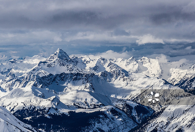 一眼阿尔卑斯山图片素材