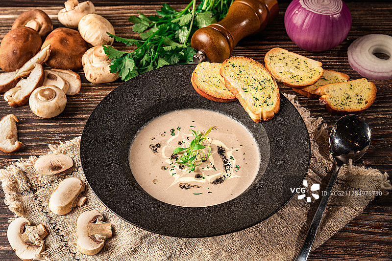 黑松露菌菇汤图片素材