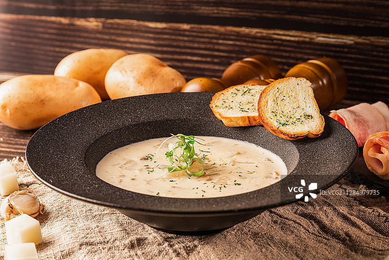 蛤蜊海鲜浓汤图片素材