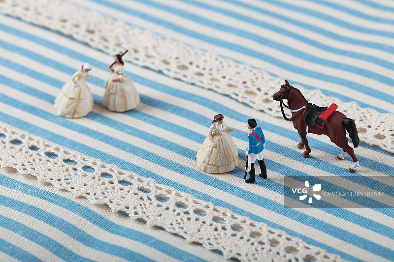 蕾丝边道路公主与王子骑士图片素材