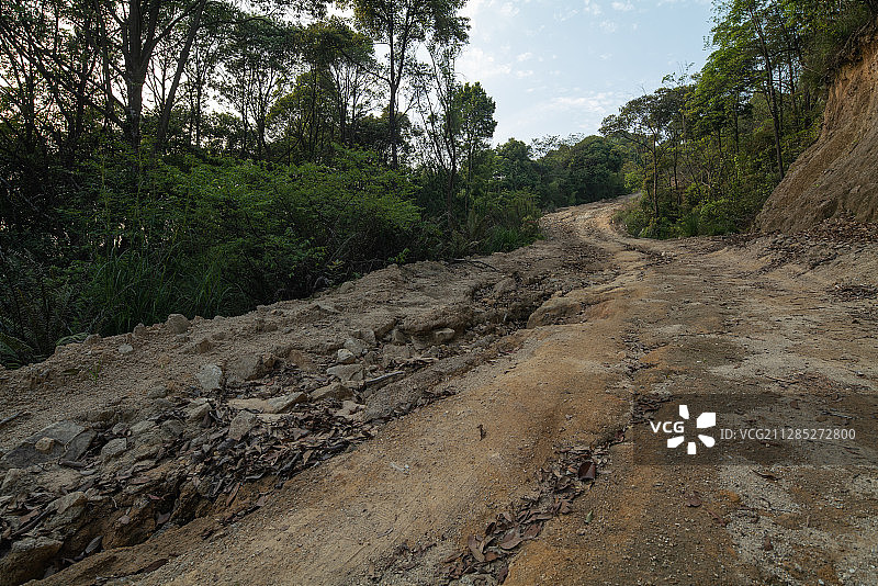 山地越野土路-汽车广告背景图图片素材