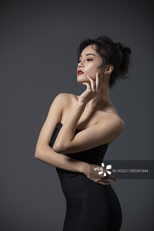 漂亮的年轻女士图片素材