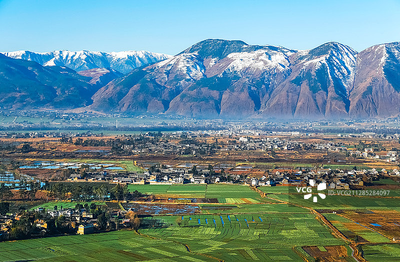 大理苍山乡村田野图片素材