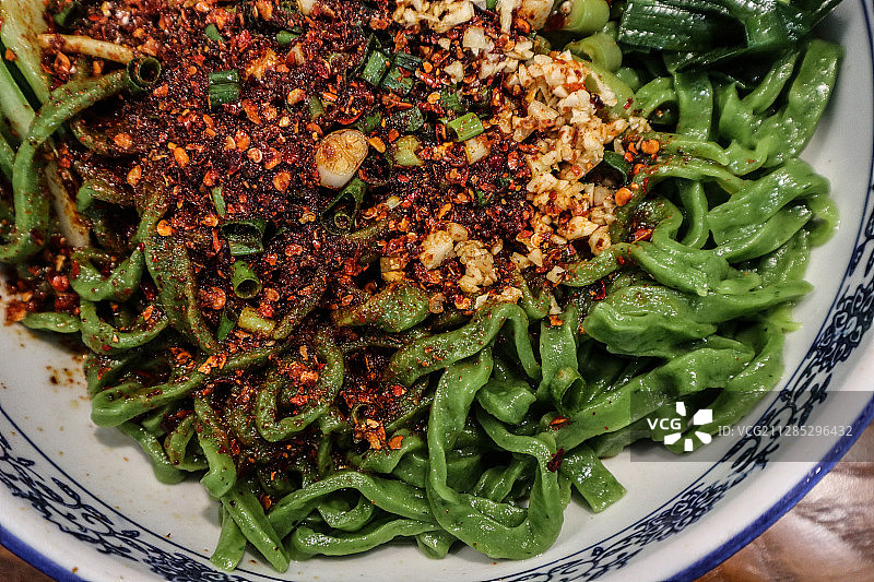 菠菜油泼面图片素材