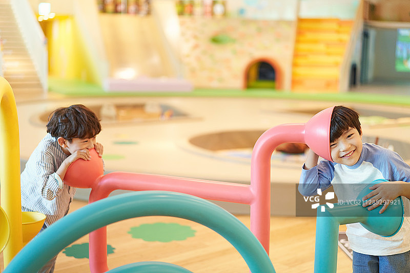 儿童咖啡馆，儿童，教育，幼儿园，专注，倾听图片素材