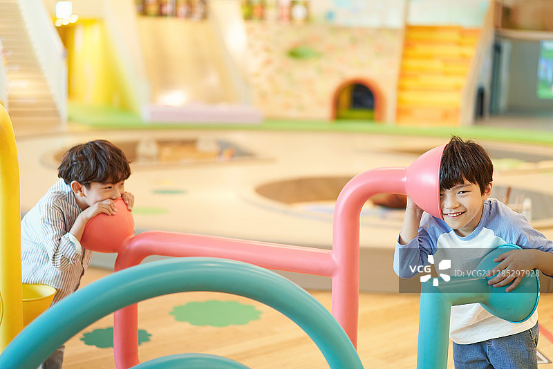 儿童咖啡馆，儿童，教育，幼儿园，专注，倾听图片素材