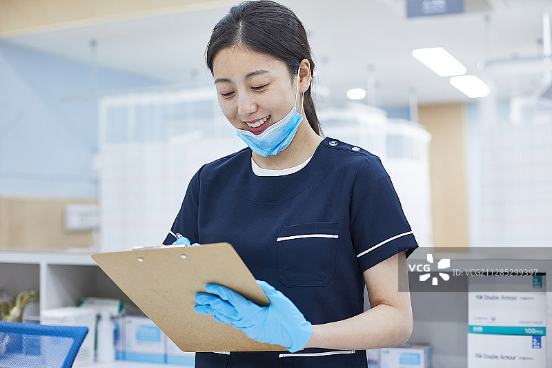 新型冠状病毒，隔离，战胜危机，防护用品，医生，希望图片素材