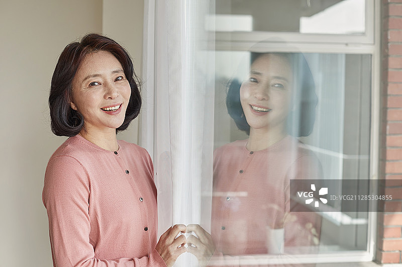 更年期，中年妇女，症状，微笑图片素材