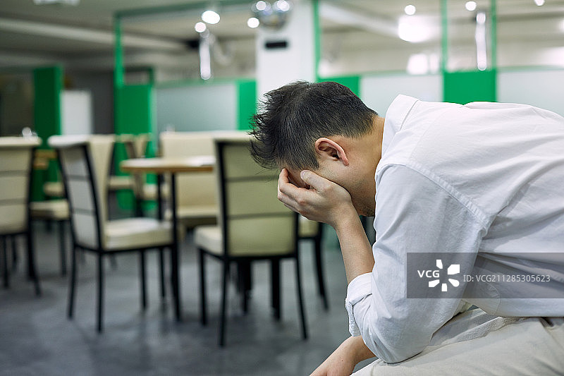 新冠疫情，病毒，兼职，倒闭，抑郁，危机，社会问题，破产，失约图片素材