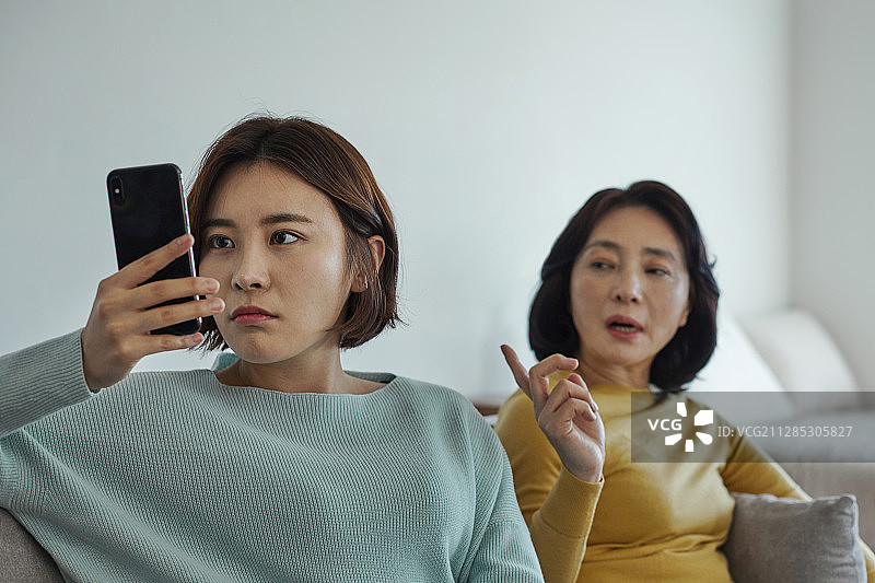 母女冲突与代沟图片素材