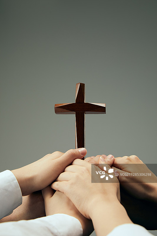 宗教信仰，基督教，祈祷，圣经，忏悔，手图片素材