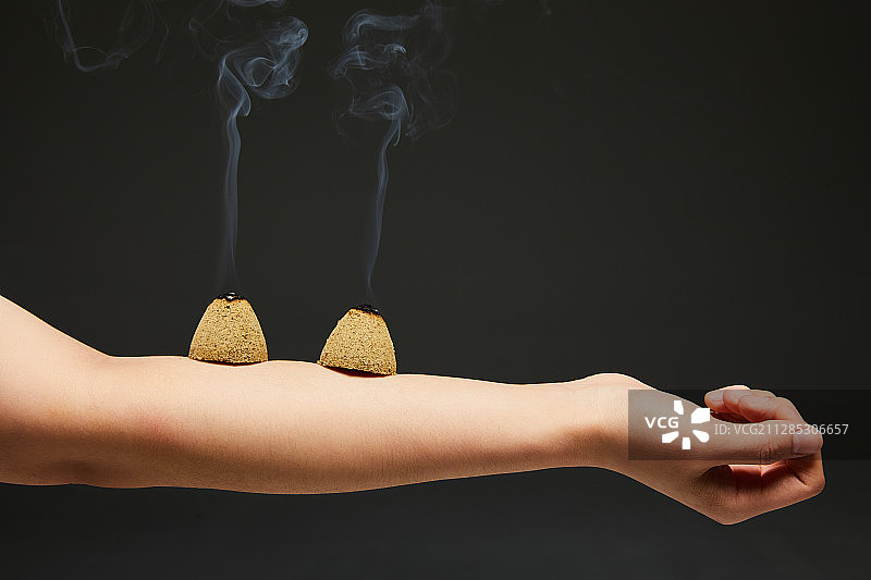 艾草，灸法，东方医学，疾病治疗，替代疗法图片素材