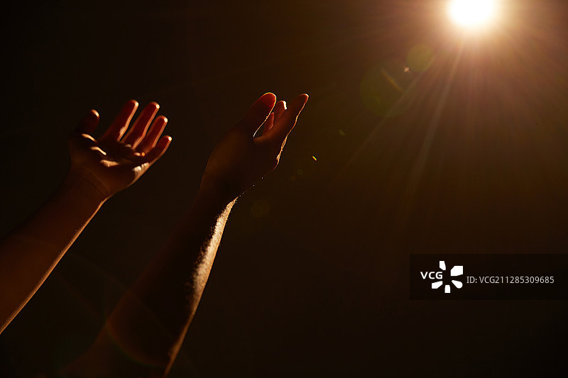 基督教圣经：赞美和平与光明图片素材