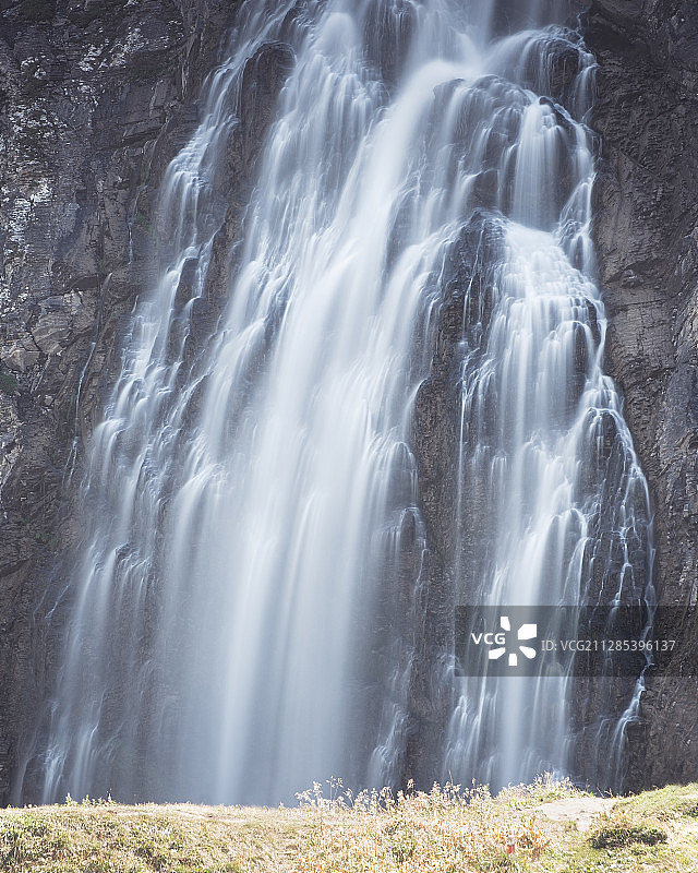瑞士阿德尔博登瀑布长曝光图片素材