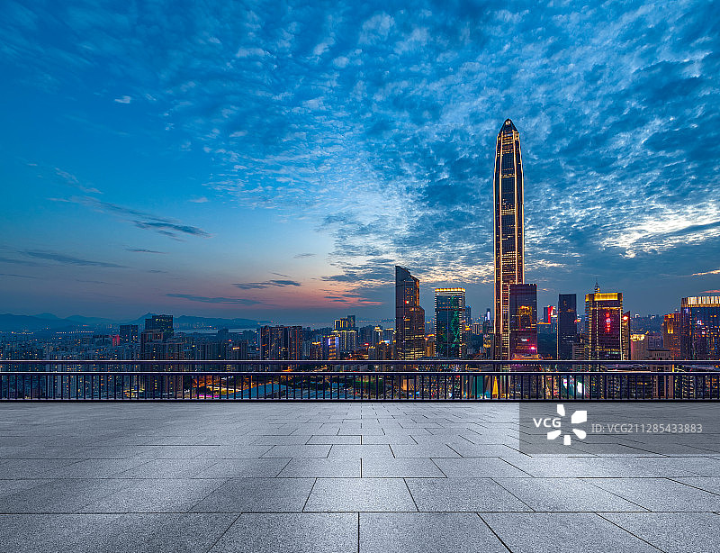 夜景深圳市区广场中心都市风光城市天际线地面地板汽车广告背景图图片素材